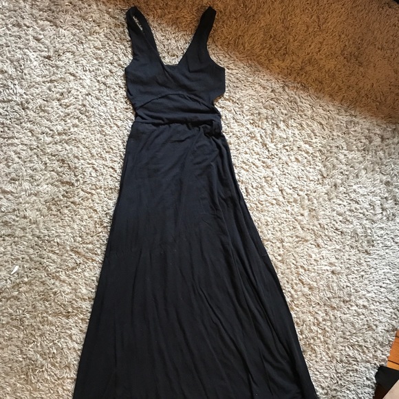 [SELLING IN BLACK] Cutout Open Back Maxi Dress - Picture 2 of 6